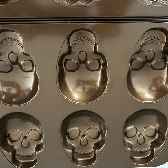 NEW skull and Brain-Shaped Mold plus for Halloween Parties - Picture 3 of 4